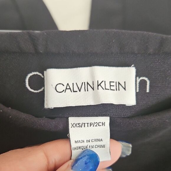 Calvin Klein Black Skinny Pants with Sleek Design - Picture 3 of 16